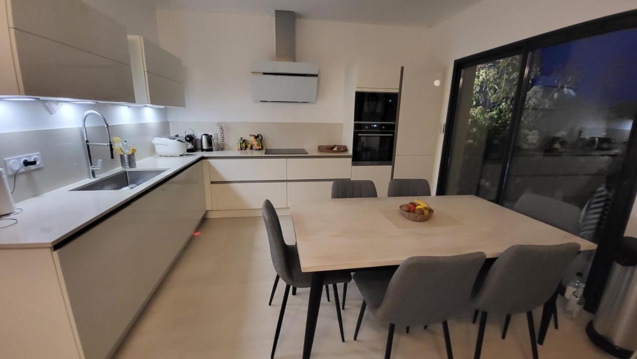 קונקה Villa Moderne De Standing Avec Piscine Privee A 400M De La Plage - 4 Chambres מראה חיצוני תמונה
