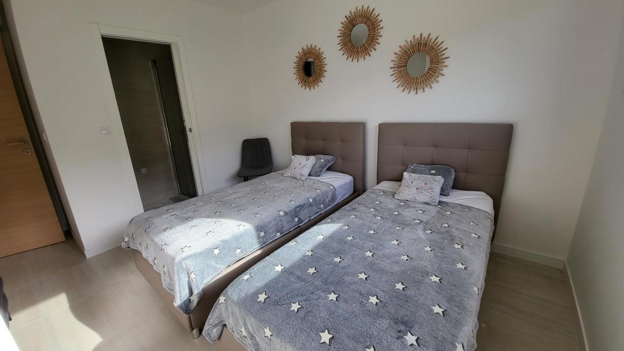 קונקה Villa Moderne De Standing Avec Piscine Privee A 400M De La Plage - 4 Chambres מראה חיצוני תמונה