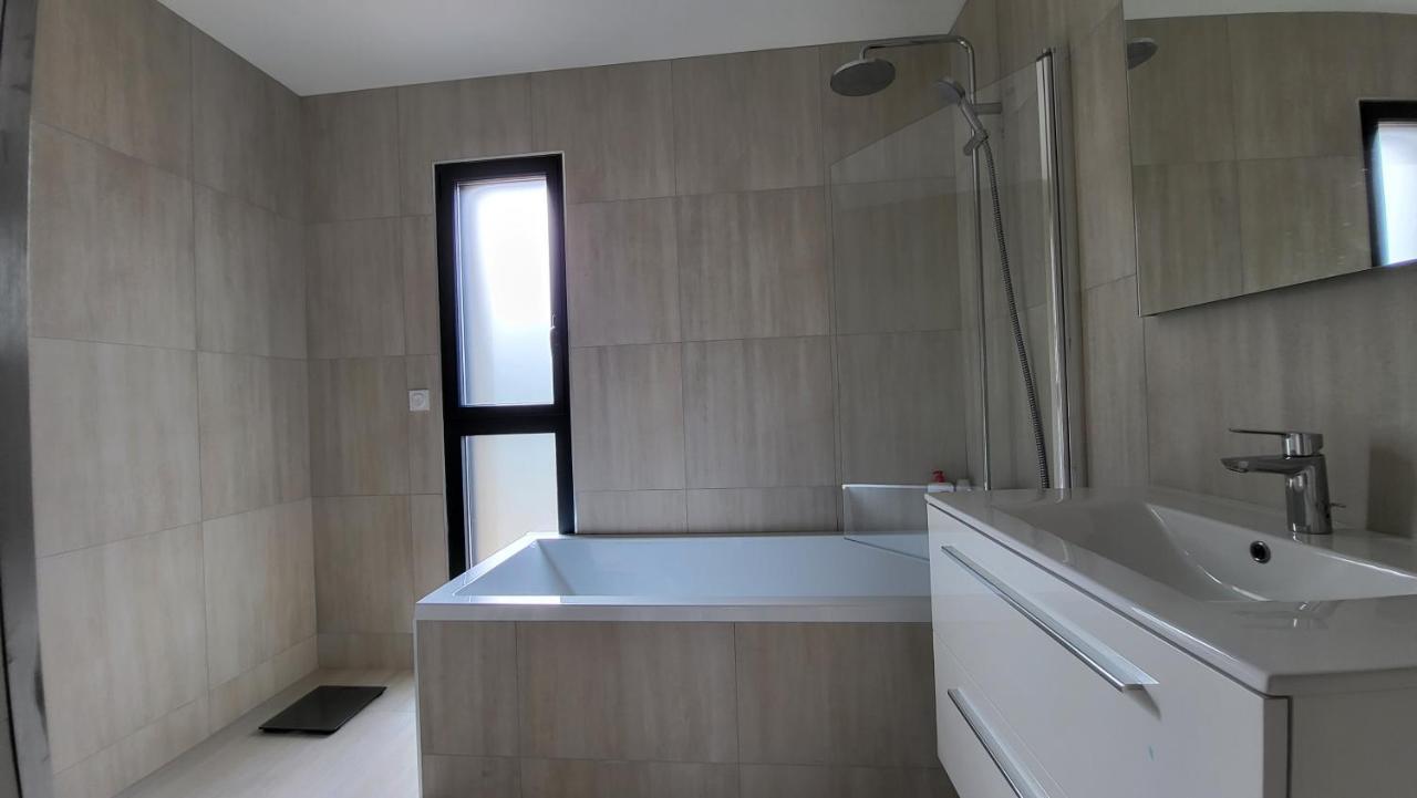 קונקה Villa Moderne De Standing Avec Piscine Privee A 400M De La Plage - 4 Chambres מראה חיצוני תמונה